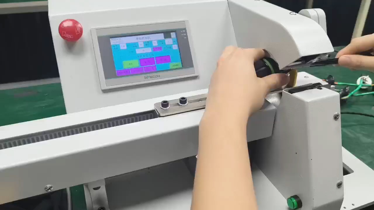 Máquina Universal para Enrolar Fita Adesiva – Solução Padrão para Embalagens Rotineiras