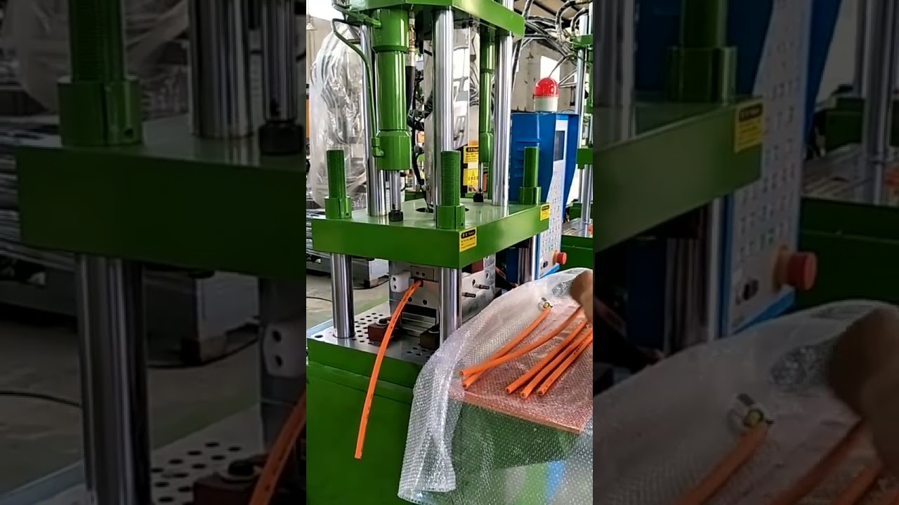 Máquina de Injeção de Plástico PVC 450ST – Padrão AU 3 Pinos Planos para Moldagem Industrial