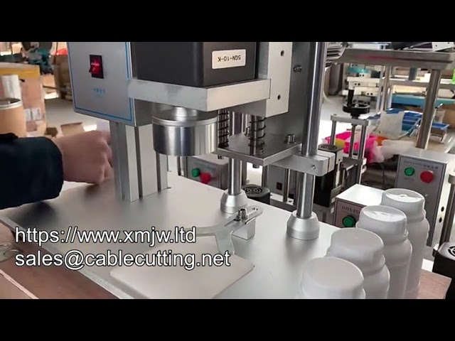 Máquina de Tampa Semiautomática WPM 450 – Alta Velocidade para Garrafas Plásticas