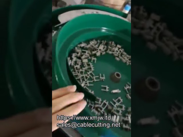 Máquina de Crimpagem para Plugue de 3 Pinos - Manual em Inglês Incluso
