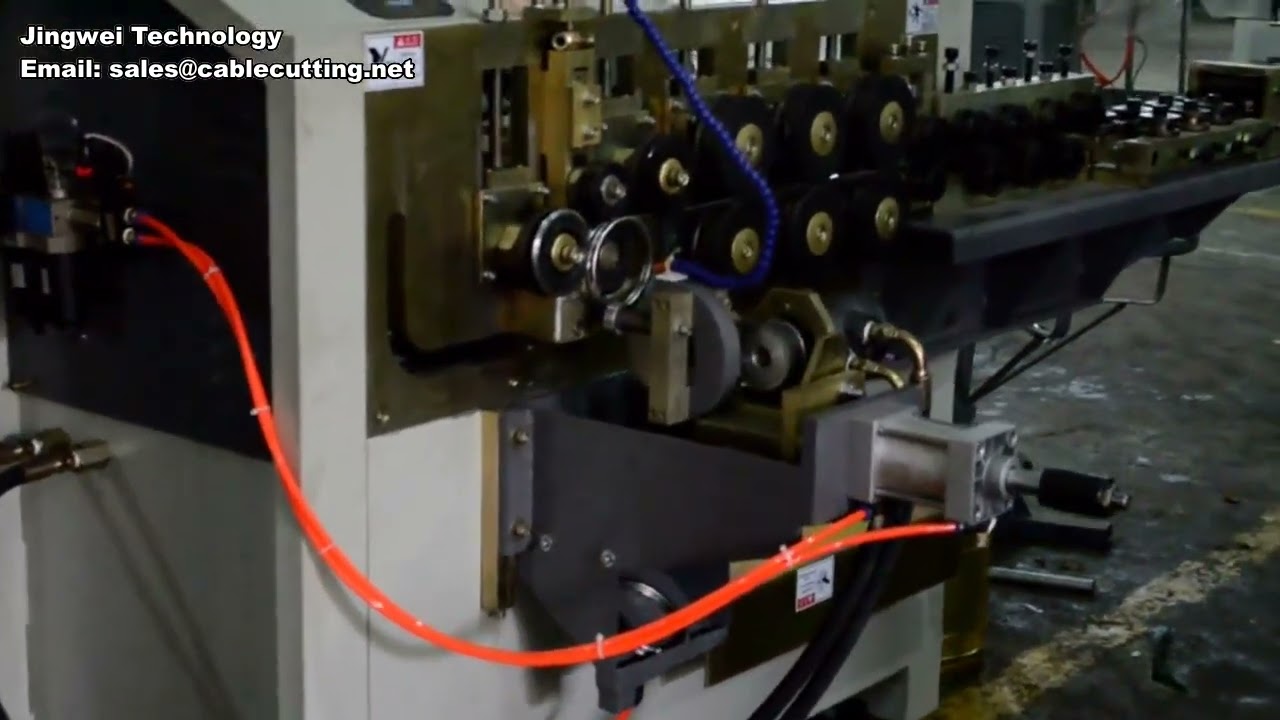 Máquina de Enrolar Aço Plano - Equipamento de Conformação Metálica de Precisão